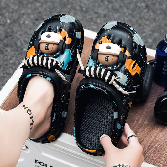Men's Croc Shoes New Style Personalized Garden Shoes Comfortable Lightweight Outdoor Closed-Toe Slippers Non-Slip Beach Sandals