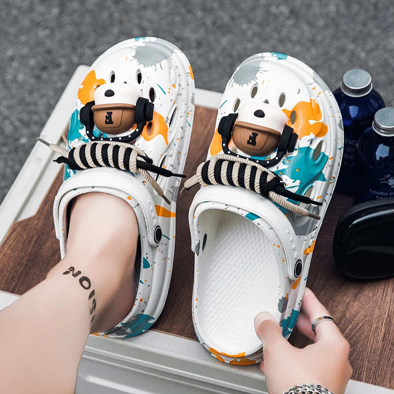 Men's Croc Shoes New Style Personalized Garden Shoes Comfortable Lightweight Outdoor Closed-Toe Slippers Non-Slip Beach Sandals